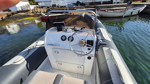 FALCON 650 - 2009 - EVINRUDE E-TEC - 115 HK 4 of 11