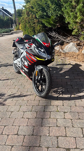 Aprilia RS 125 3 of 9