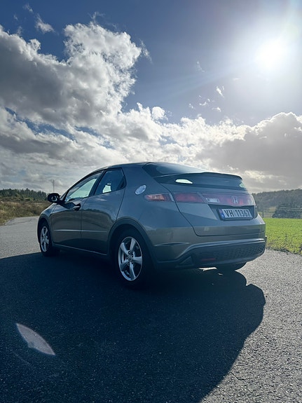 Honda Civic 2 of 25