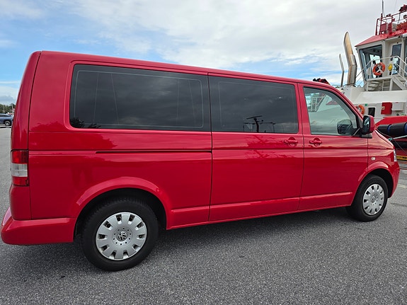 Volkswagen Caravelle 2 of 29