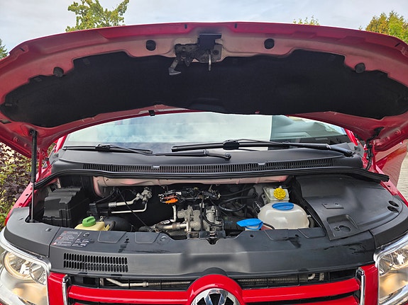 Volkswagen Caravelle 21 of 29