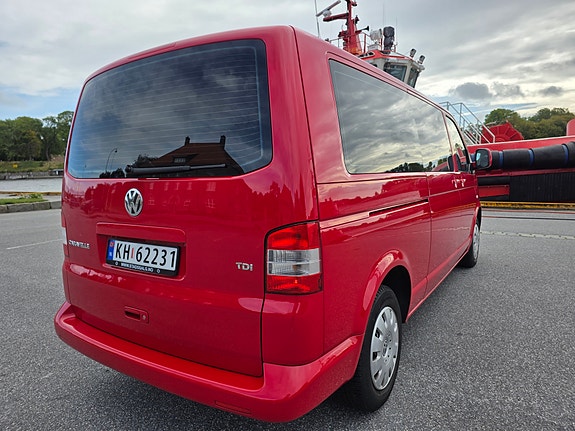Volkswagen Caravelle 7 of 29