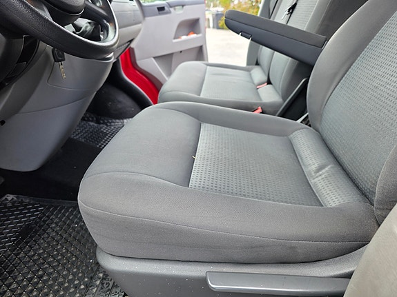 Volkswagen Caravelle 15 of 29