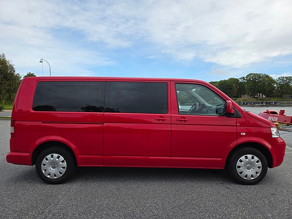 Volkswagen Caravelle 8 of 29