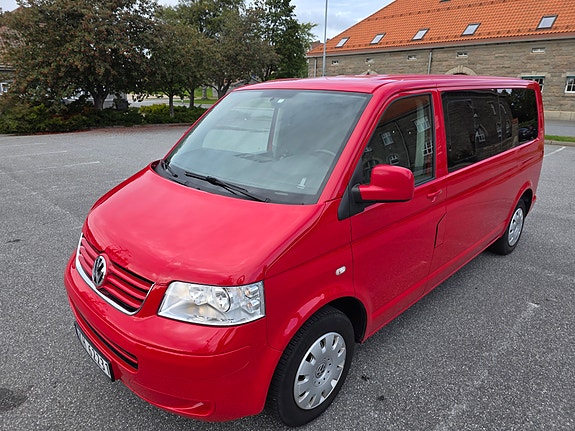 Volkswagen Caravelle 12 of 29