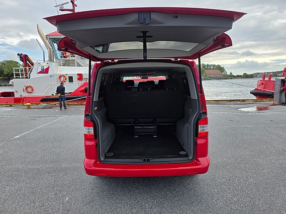 Volkswagen Caravelle 13 of 29