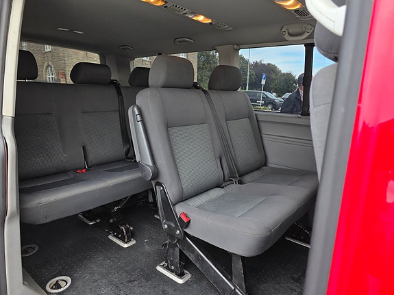 Volkswagen Caravelle 18 of 29