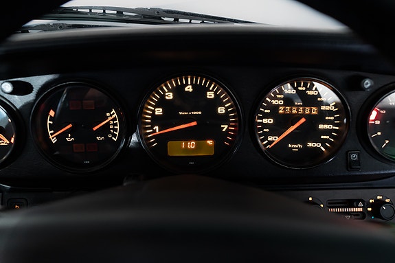 Porsche 911 18 of 28