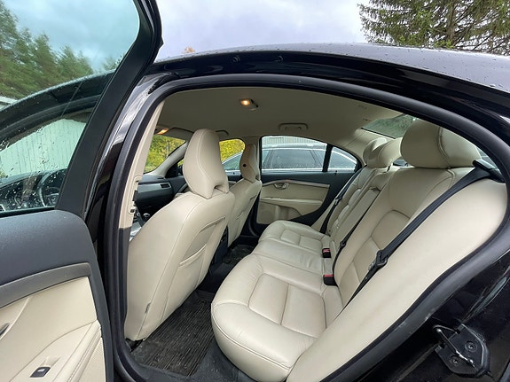 Volvo S80 7 of 14