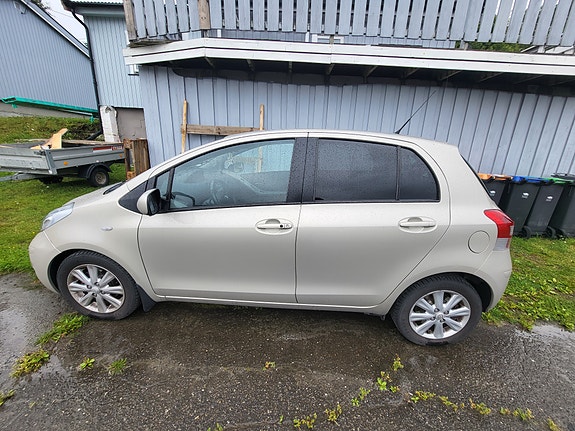 Toyota Yaris 16 of 17