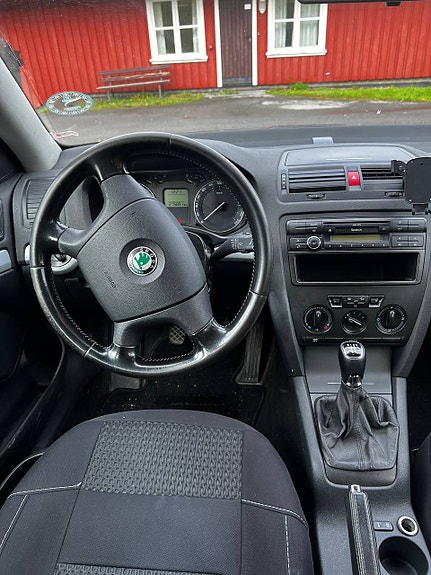 Skoda Octavia 9 of 13