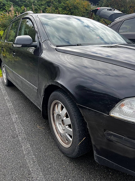 Skoda Octavia 2 of 13