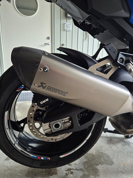 BMW S 1000 XR 17 of 23