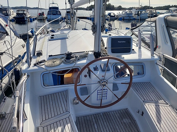 SOLGT - Nauticat Pilothouse 331 7 of 30