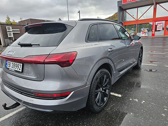 Audi e-tron 6 of 30