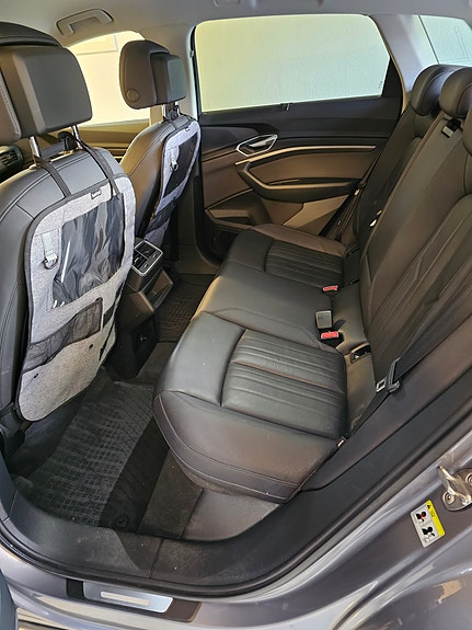 Audi e-tron 13 of 30