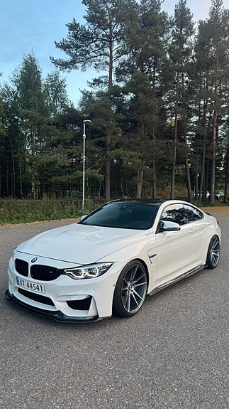BMW M4 6 of 27
