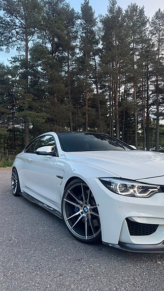 BMW M4 3 of 27
