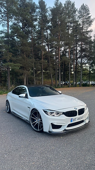 BMW M4 2 of 27