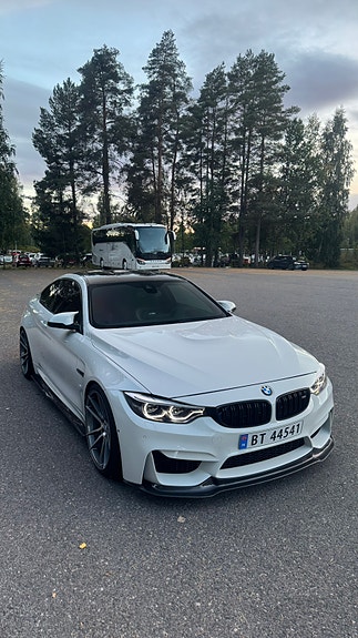 BMW M4 8 of 27