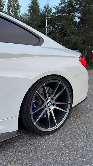 BMW M4 13 of 27
