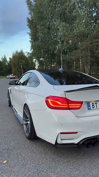 BMW M4 12 of 27