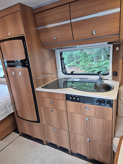 Dethleffs Nomad 560RFT-RET 3 of 23