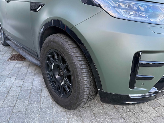 Land Rover Discovery 5 8 of 30