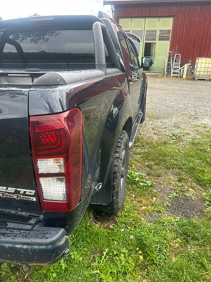 Isuzu D-max 7 of 14