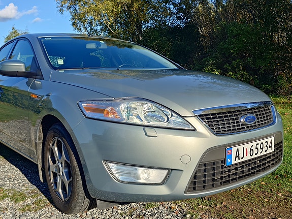 Ford Mondeo 2 of 28