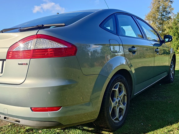 Ford Mondeo 15 of 28