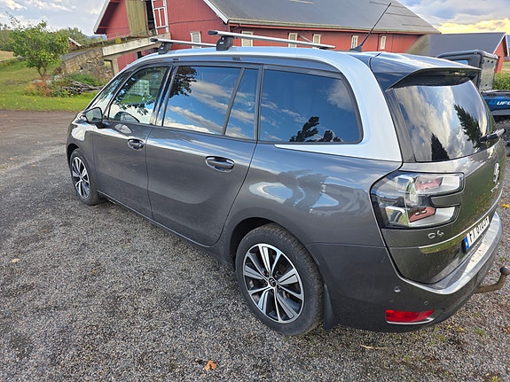 Citroen Grand C4 Picasso 2 of 19