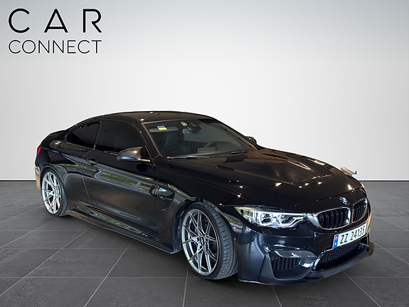 BMW M4 10 of 30