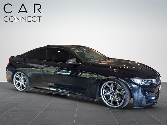 BMW M4 4 of 30