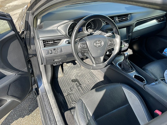 Toyota Avensis 10 of 15