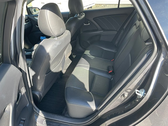 Toyota Avensis 13 of 15