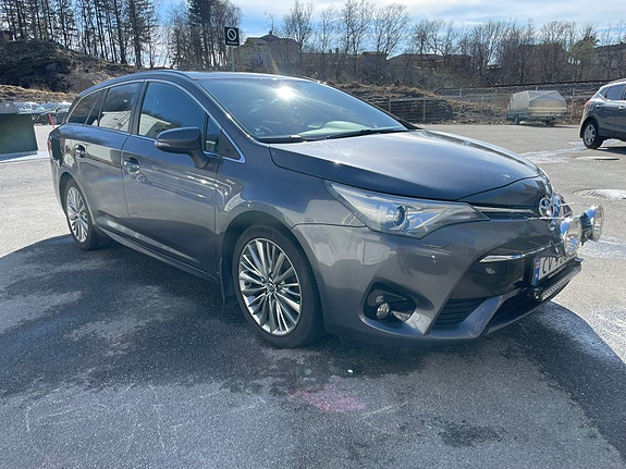 Toyota Avensis 6 of 15