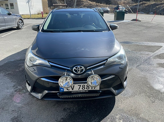 Toyota Avensis 7 of 15