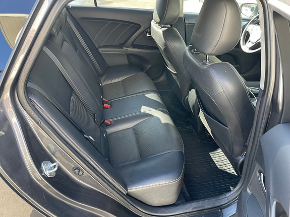 Toyota Avensis 14 of 15