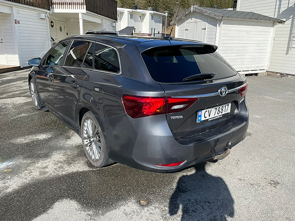 Toyota Avensis 3 of 15