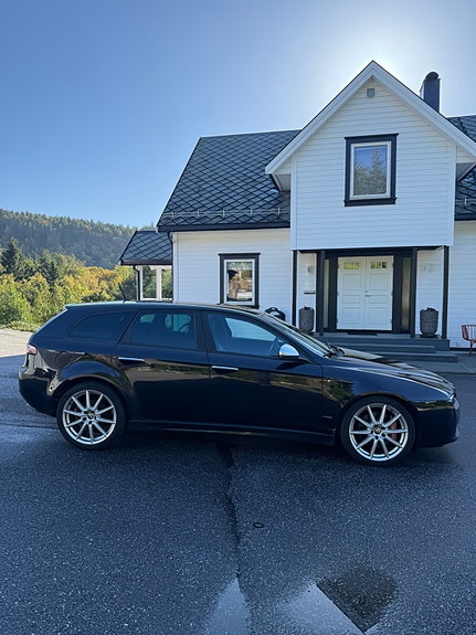 Alfa Romeo 159 5 of 22