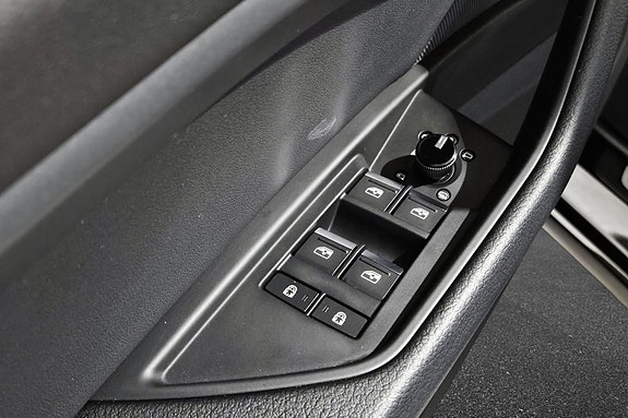 Audi Q8 e-tron 28 of 30