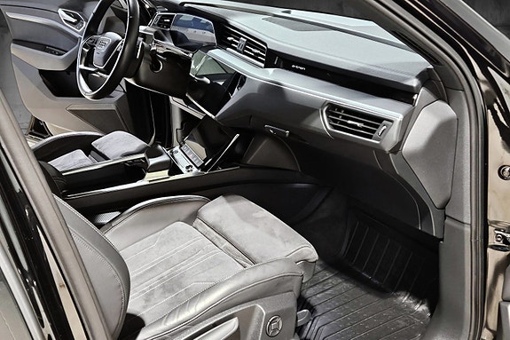 Audi Q8 e-tron 26 of 30