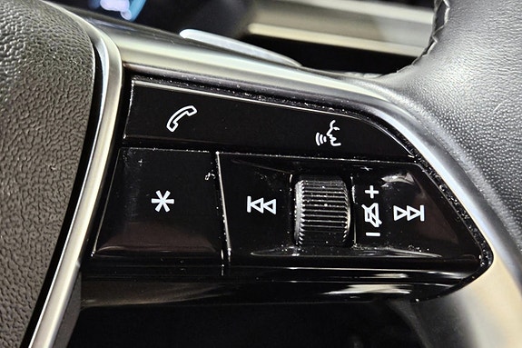 Audi Q8 e-tron 12 of 30