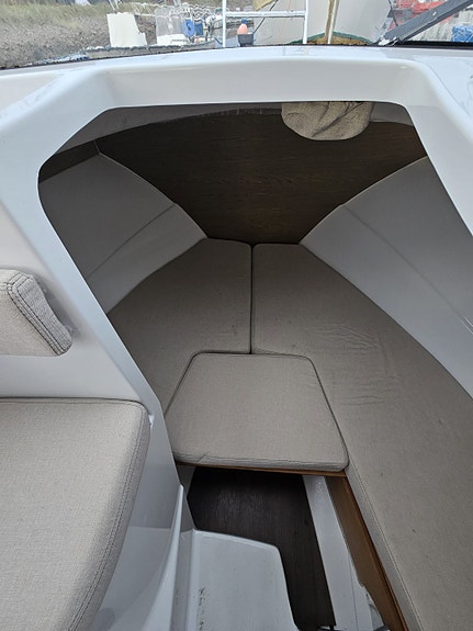 Beneteau Antares 5.80 - Suzuki 90 hk 8 of 11