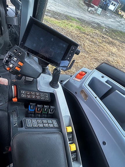 Valtra N174 Direct 8 of 12
