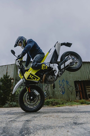 Husqvarna 701 Supermoto 7 of 12