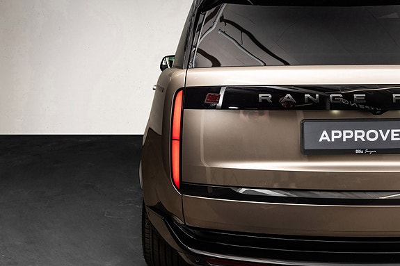 Land Rover Range Rover 10 of 30