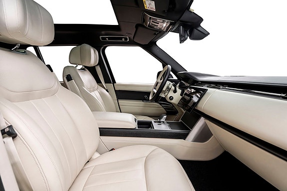 Land Rover Range Rover 30 of 30