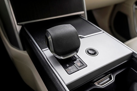Land Rover Range Rover 18 of 30